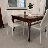 Tavolo da pranzo in legno