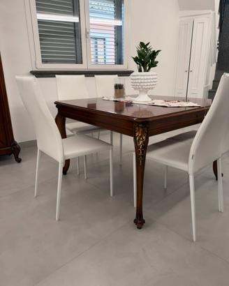 Tavolo da pranzo in legno