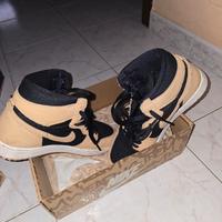 Nike Air Jordan 1 Retro High OG Heirloom