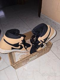 Nike Air Jordan 1 Retro High OG Heirloom