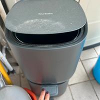 Due bidoncini per spazzatura