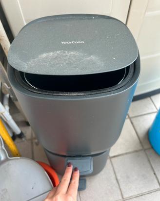 Due bidoncini per spazzatura