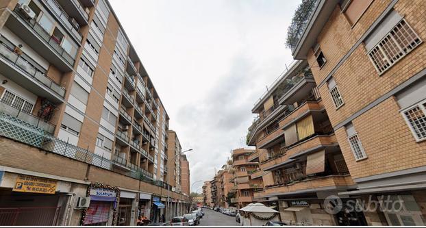 BILOCALE in zona TIBURTINA con BALCONE