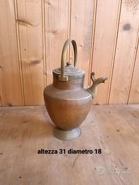 brocca in rame antica