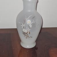 Vaso bianco con disegno fiori 
