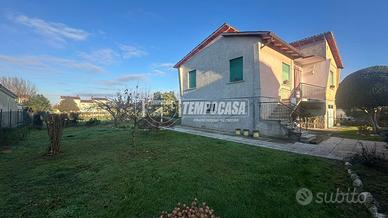 CASA INDIPENDENTE DA RIATTARE CON TERRENO EDIFICAB