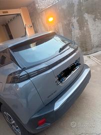 Peugeot 2008 1200 anno 2024