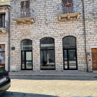 Prestigioso locale commerciale