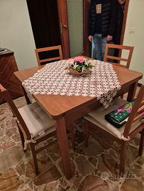 Tavolo cucina estensibile con 4 sedie