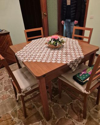 Tavolo cucina estensibile con 4 sedie