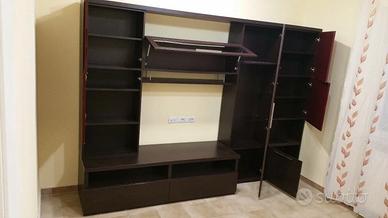 mobile rosso bordeqaux da soggiorno,