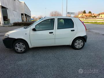 FIAT PUNTO 11.2004 BENZINA