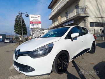 Renault Clio 1.5 dCi 75CV Costume National NAVIGAT