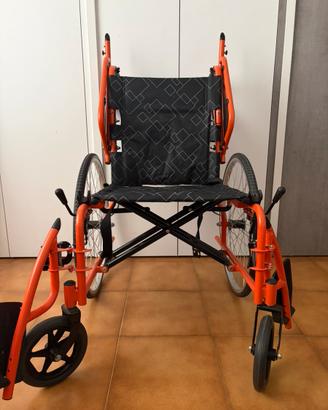 Carrozzina pieghevole Vocicu31 – Telaio arancione