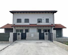 Villa in bifamiliare tricamere biservizi - NUOV...