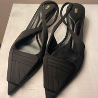 Scarpe elegnate Zara.