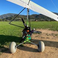 Deltaplano a motore minimale