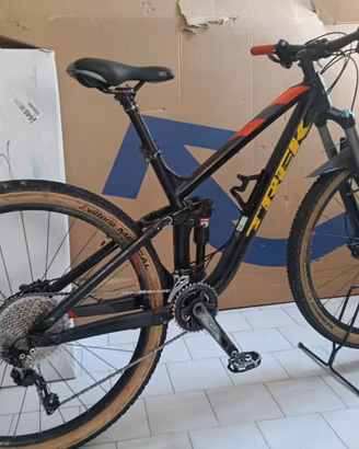 MTB biammortizzata Modello TREK FUEL EX 8