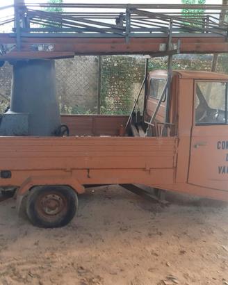 PIAGGIO  APE  CAR.
