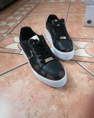 Sneakers Guess