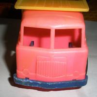 N°2 modellini di Plastica Camion anni 80 e roulott