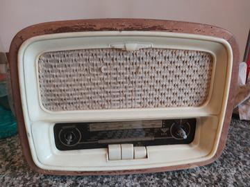 RADIO A VALVOLE TESLA PER RICAMBI NON FUNZIONANTE 