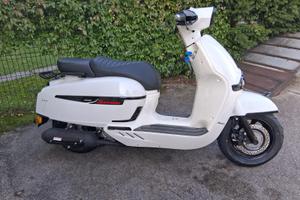 BENELLI/KEEWAY SIXTIES 300cc MOT. PIAGGIO LC.
