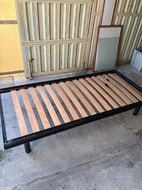 Letto singolo completo di materasso