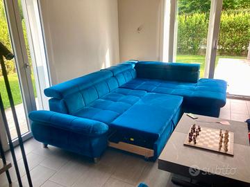 Divano in velluto blu