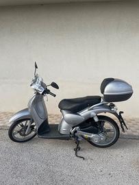 Aprilia Scarabeo 100cc 4T