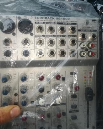 MIXER BEHRINGER