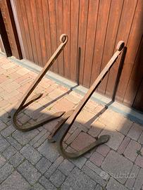 Coppia di ancore in ferro vintage arredo giardino
