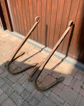 Coppia di ancore in ferro vintage arredo giardino