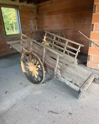 Carretto d’epoca in legno