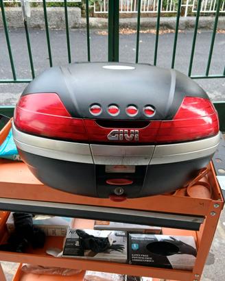 Bauletto givi V46 con poggia schiena
