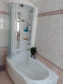 vasca da bagno con doccia 