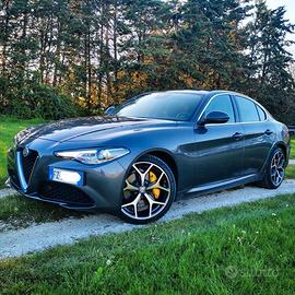 Alfa Giulia 2.2 Anno 2019 Km 84000