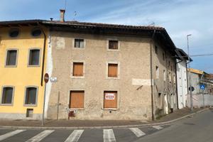 Zugliano, Casa da ristrutturare