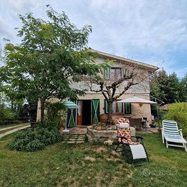 Casa in collina,relax nel verde o feste con amici