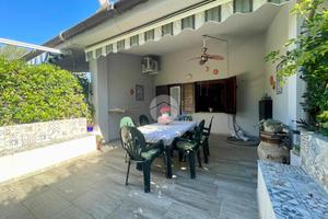 PORZIONE DI BIFAMILIARE A ROCCAGLORIOSA