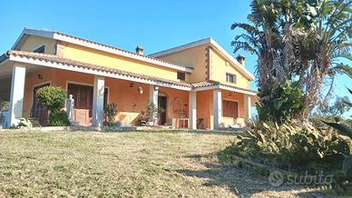 Villa indipendente con piscina