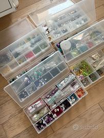 Pietre bigiotteria con scatole