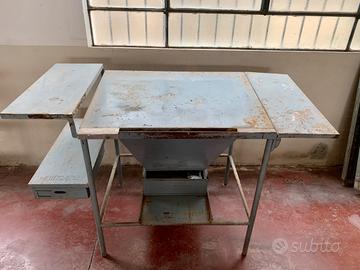 Banco da lavoro modellista