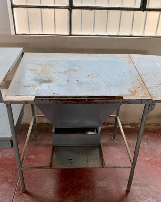 Banco da lavoro modellista