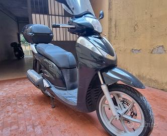 Scooter Sh 300
