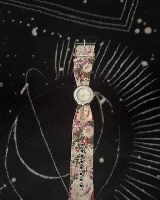 Orologio vintage in tessuto con fantasia a fiori