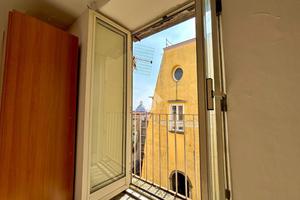 MULTILOCALE A NAPOLI