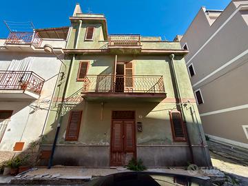 Casa indipendente a Borgetto, Via De Lisi