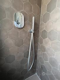 Sanitari completi bagno stile moderno. 280 EUR.