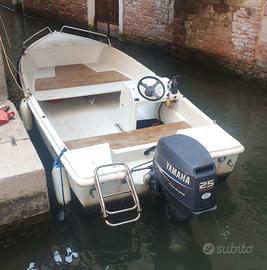 Barca open con motore 25 Yamaha 4 tempi